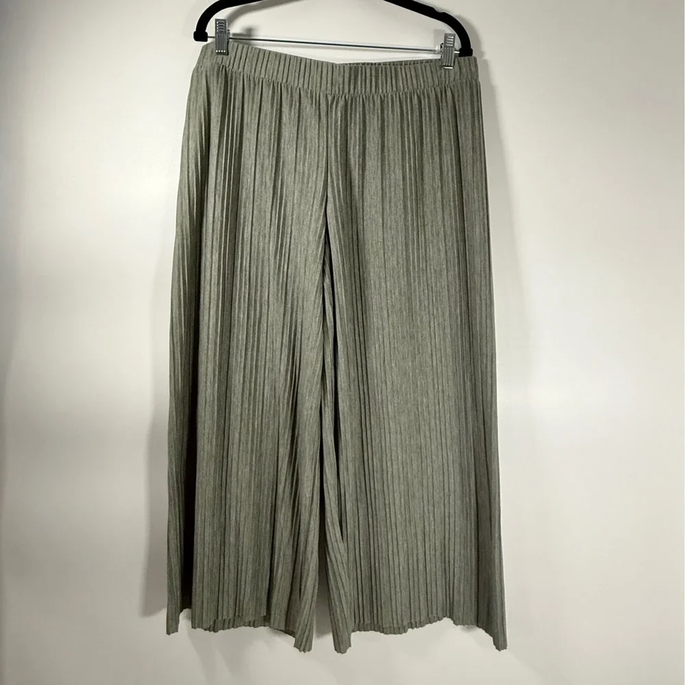 J Jill Pure Jill Pleated Top and Wide Leg Matching Set Sage Green Large Petite - Picture 2 of 12
